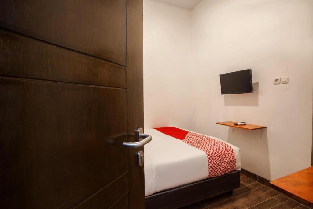 Oyo 2720 Sutomo Hotel 2*