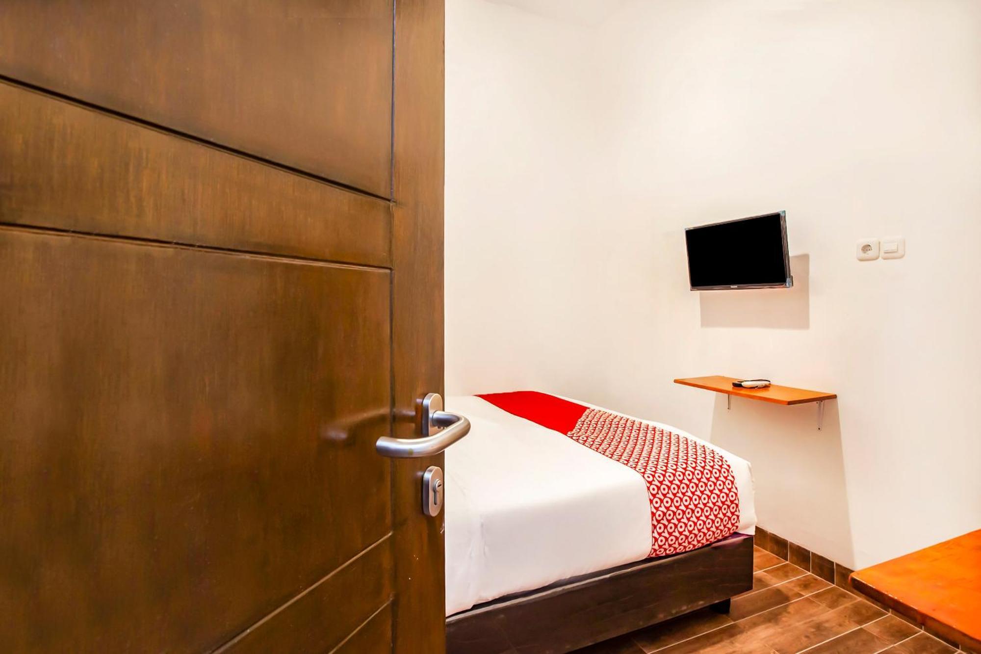 Hotel Oyo 2720 Sutomo Medan