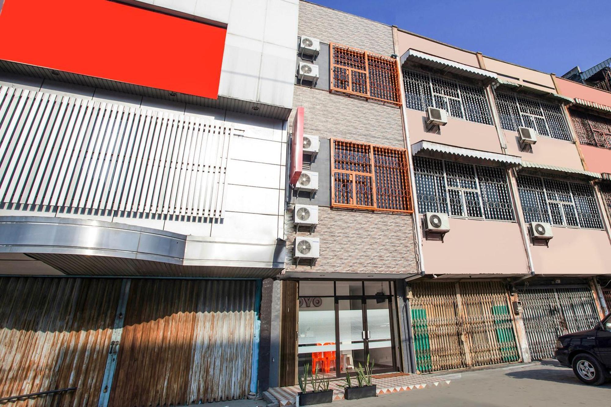 Oyo 2720 Sutomo Hotel 2*